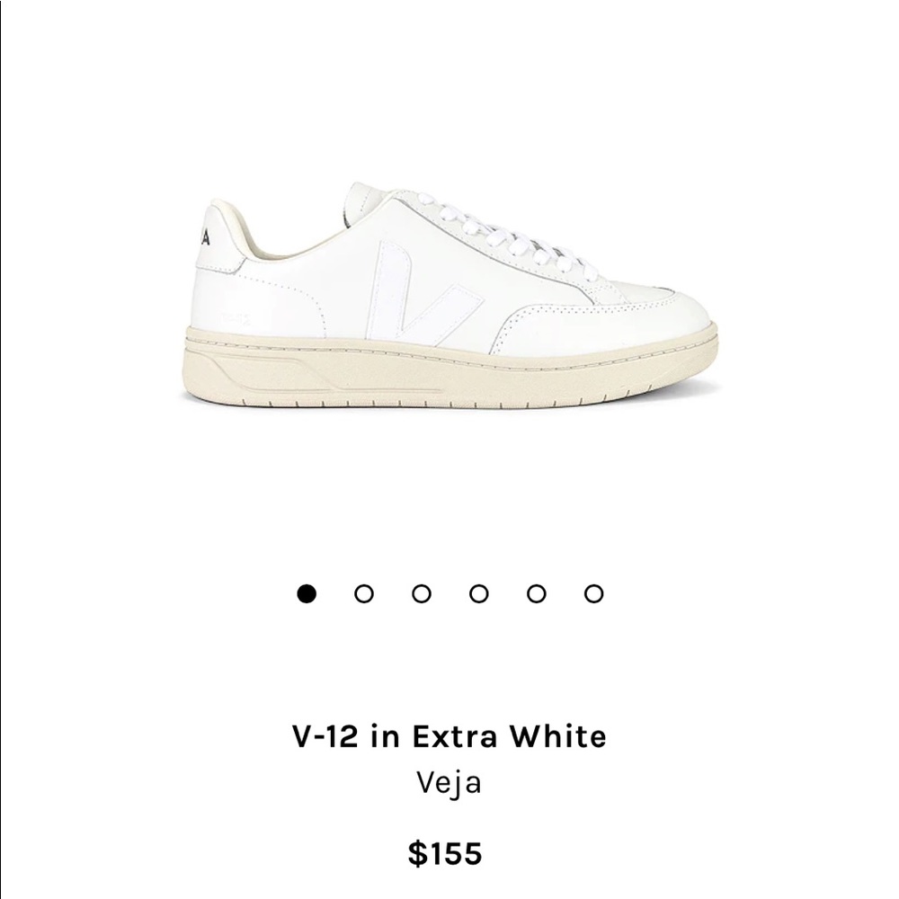 Veja V-12 in Extra White